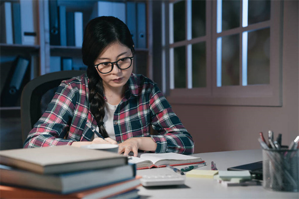 內(nèi)江第一職業(yè)中學(xué)招生辦聯(lián)系電話