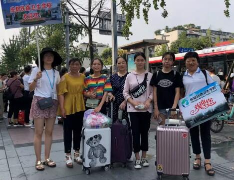 成都鐵路衛(wèi)生學(xué)校迎新現(xiàn)場直擊！