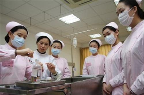 成都鐵二局衛(wèi)校2020年報(bào)名條件、招生對(duì)象