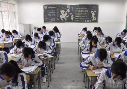 核工業(yè)成都機電學校學生圖片