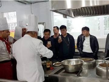 【榮譽校園】你離魅力之城只差一個四川省旅游學校的距離