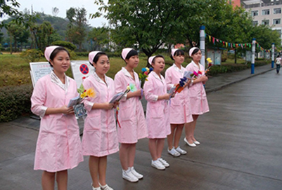 成都衛(wèi)生學(xué)校3+2大專班有什么好處?