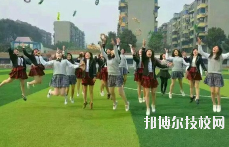 成都圣亞技工學(xué)校2020年報名條件、招生要求及招生對象