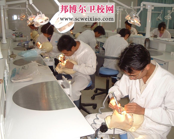 專家詳解口腔修復(fù)注意事項(xiàng)