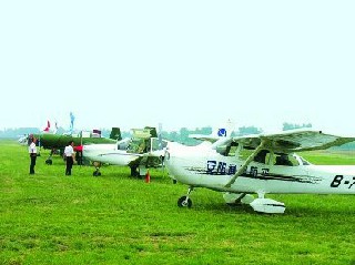 德陽學(xué)航空服務(wù)專業(yè)去哪所學(xué)校好？