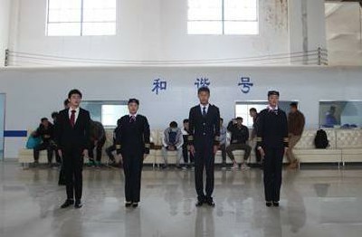 初中生讀高鐵乘務(wù)專業(yè)好不好